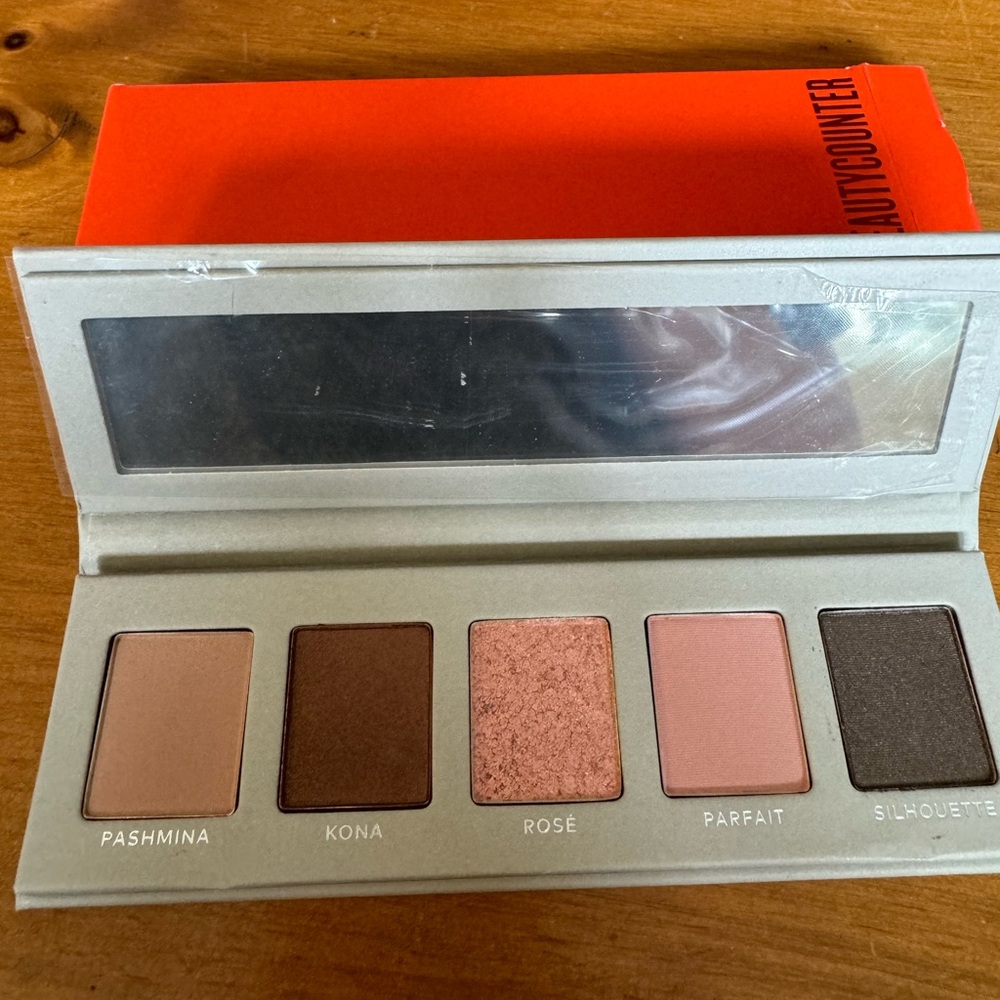 Beautycounter Essentials Eye Palette